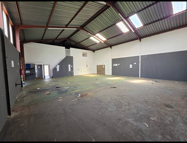 264M² FACTORY TO LET IN ANDERBOLT